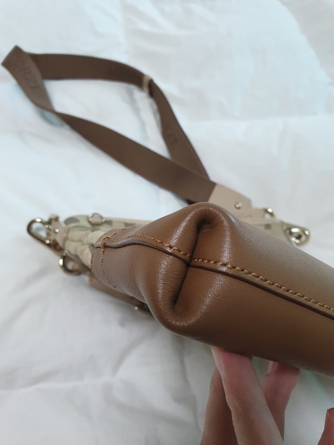 루이까또즈 카멜 크로스백 상품이미지6