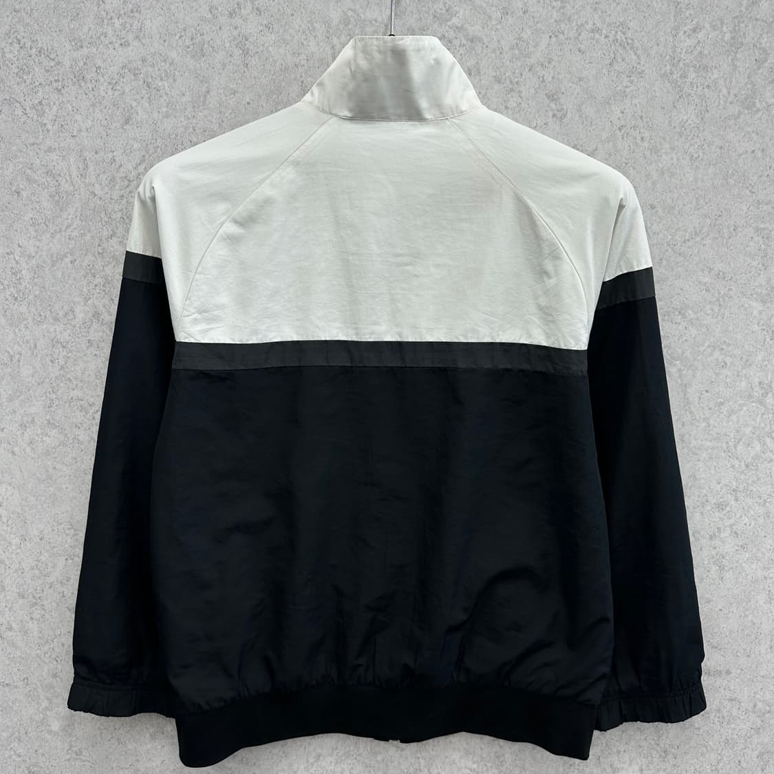 85 나이키 여자 루즈핏 바람막이 자켓 상품이미지2