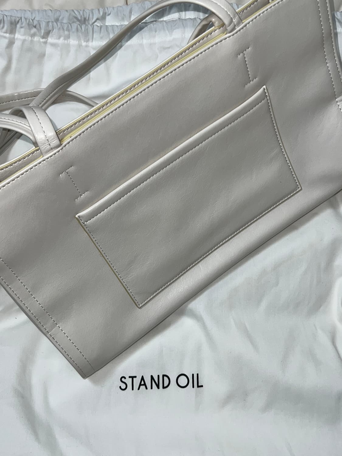 스탠드오일 오블롱 백 크림 상품이미지3