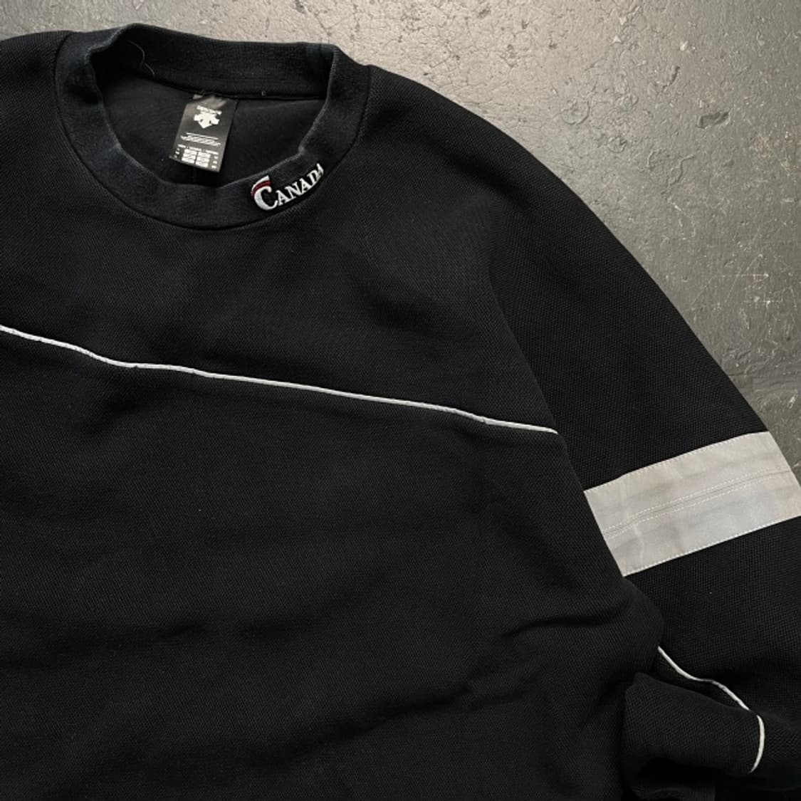 100 데상트 캐나다 맨투맨 상품이미지2