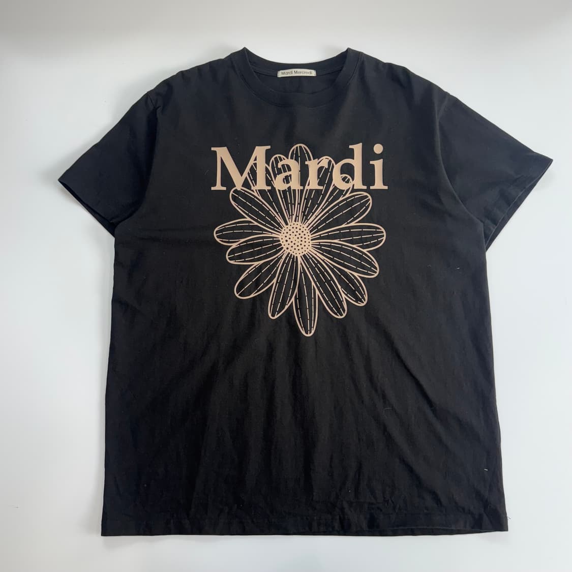 Mardi Mercredi 마르디 메크르디 베이지 로고 블랙 반팔  상품이미지3