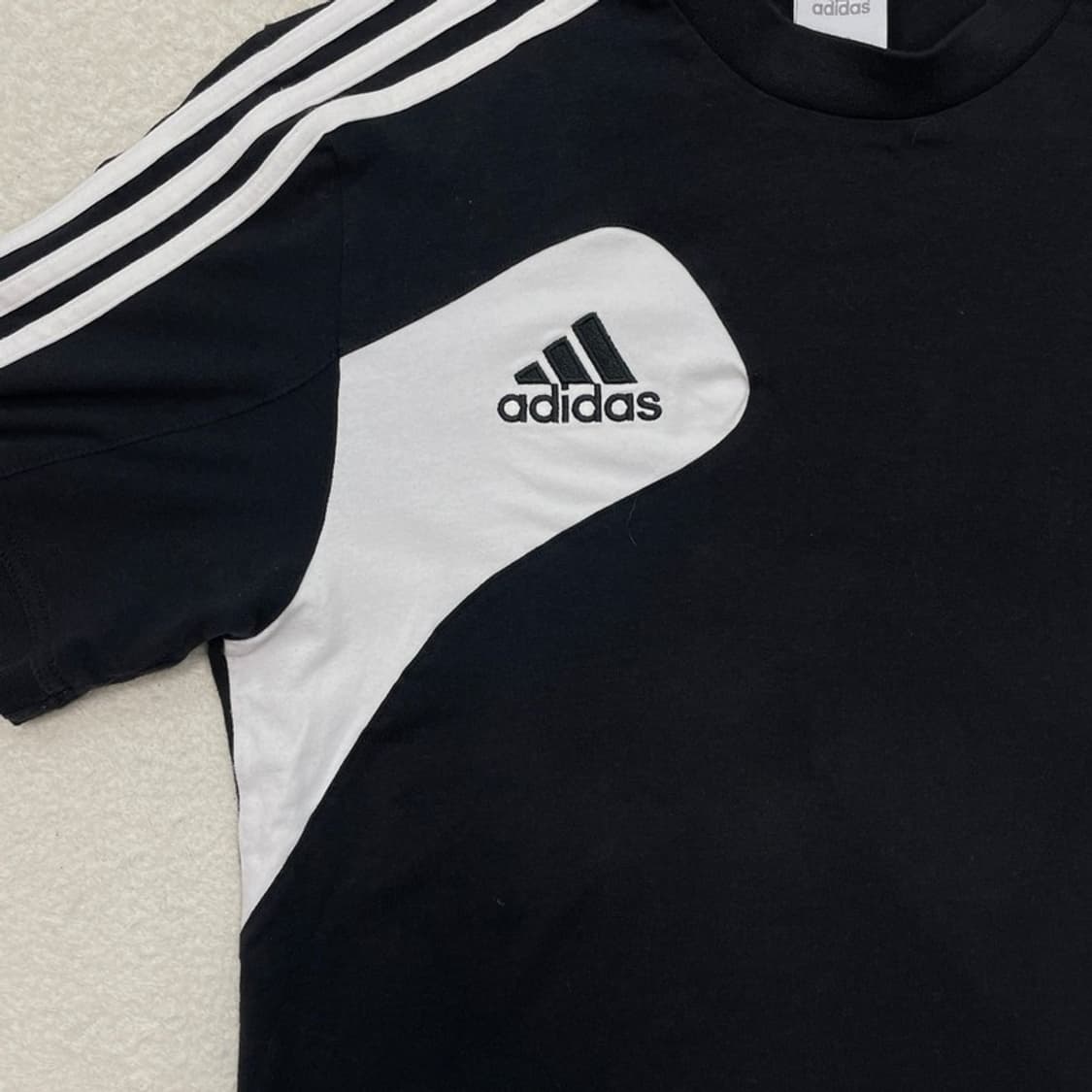 ADIDAS 블랙+화이트 삼선 반팔 100 상품이미지2