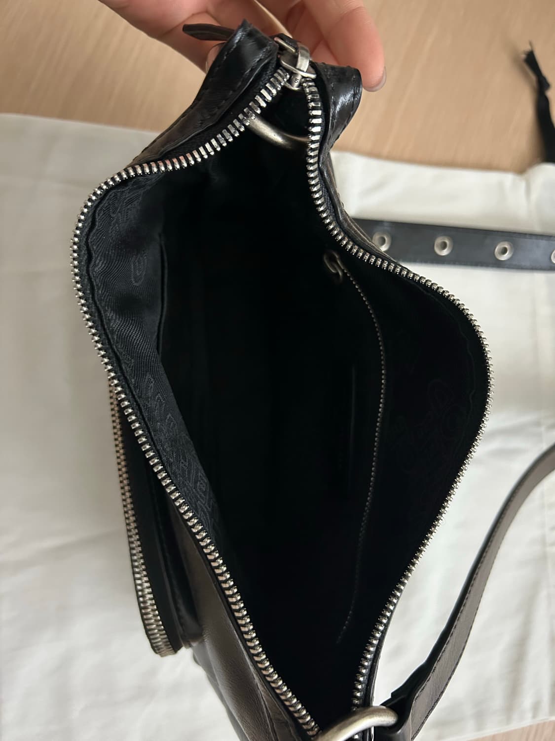 마지셔우드 아웃포켓 호보 미니 블랙 상품이미지5