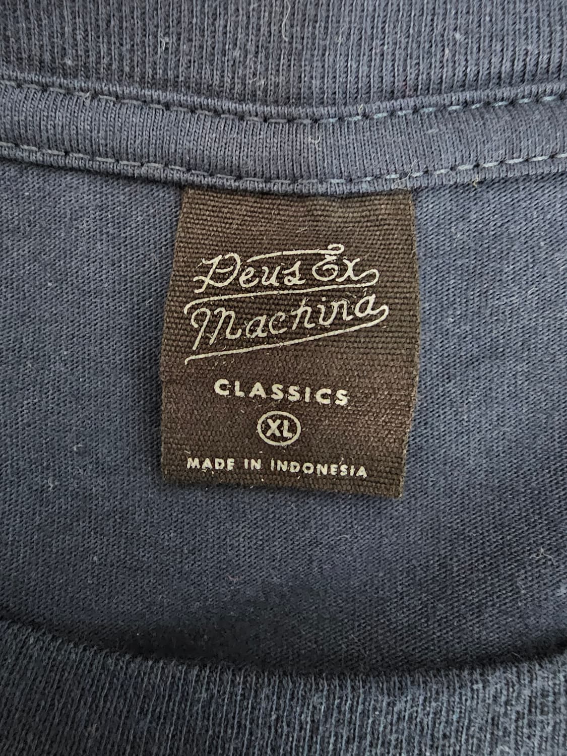 데우스 엑스 마키나 네이비 반팔 티셔츠 XL 상품이미지3