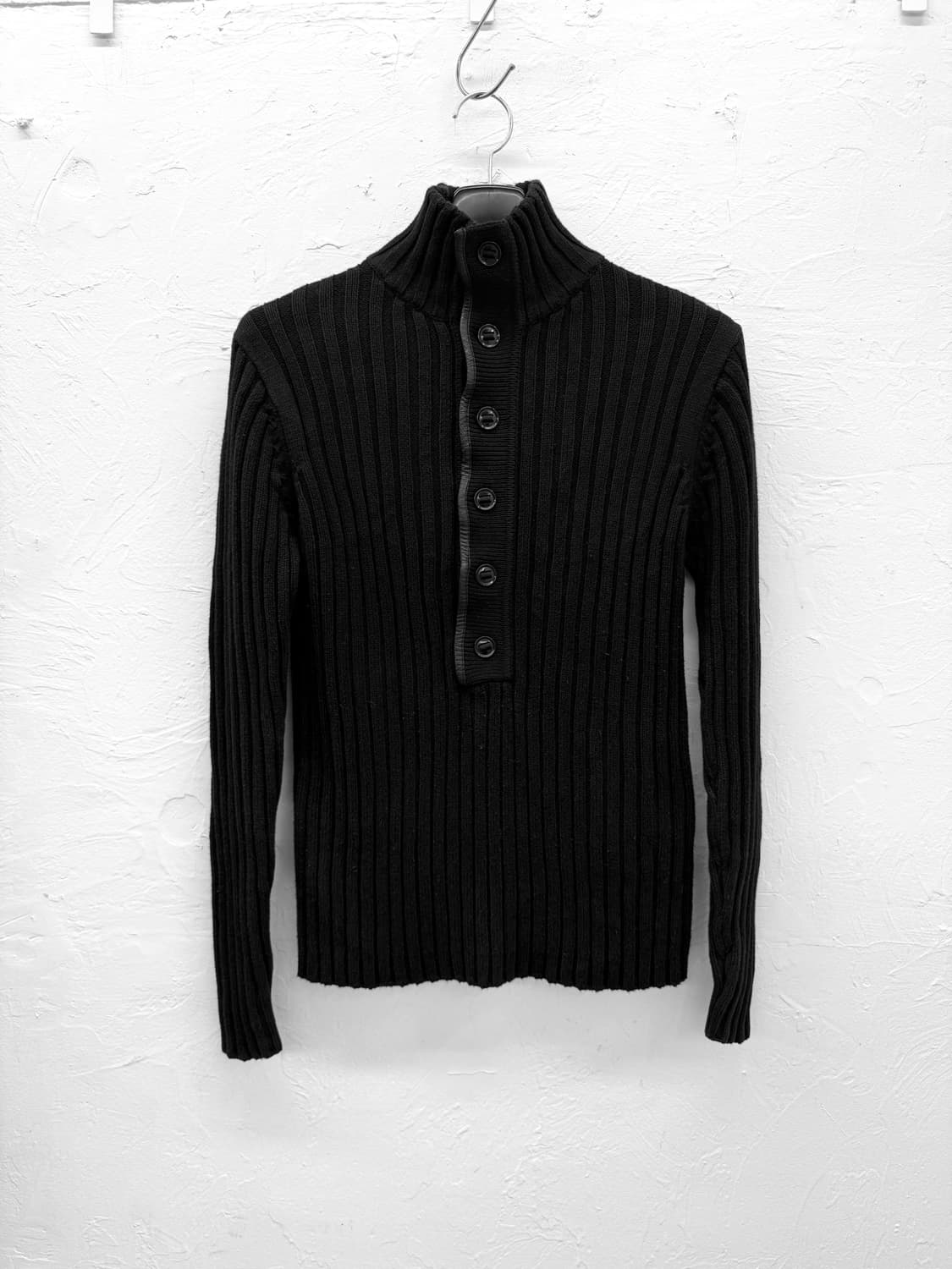 nicole monsieur 하이넥 하프버튼 니트 상품이미지1