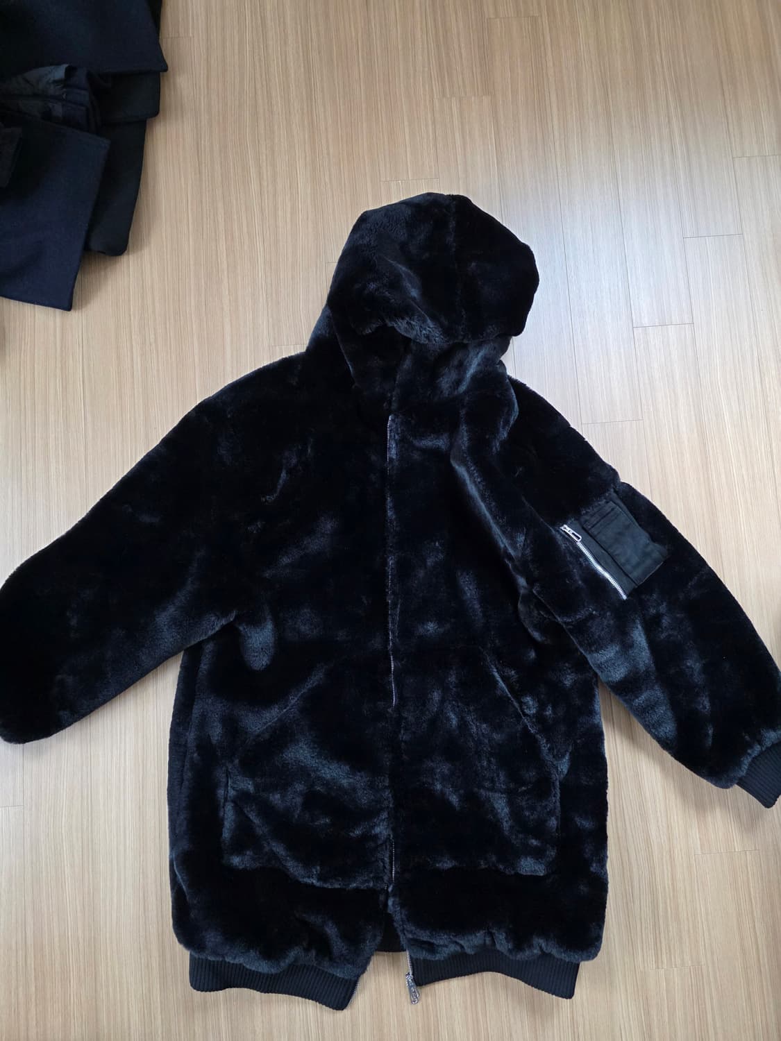 자라 블랙 퍼 후드 집업 L 상품이미지1