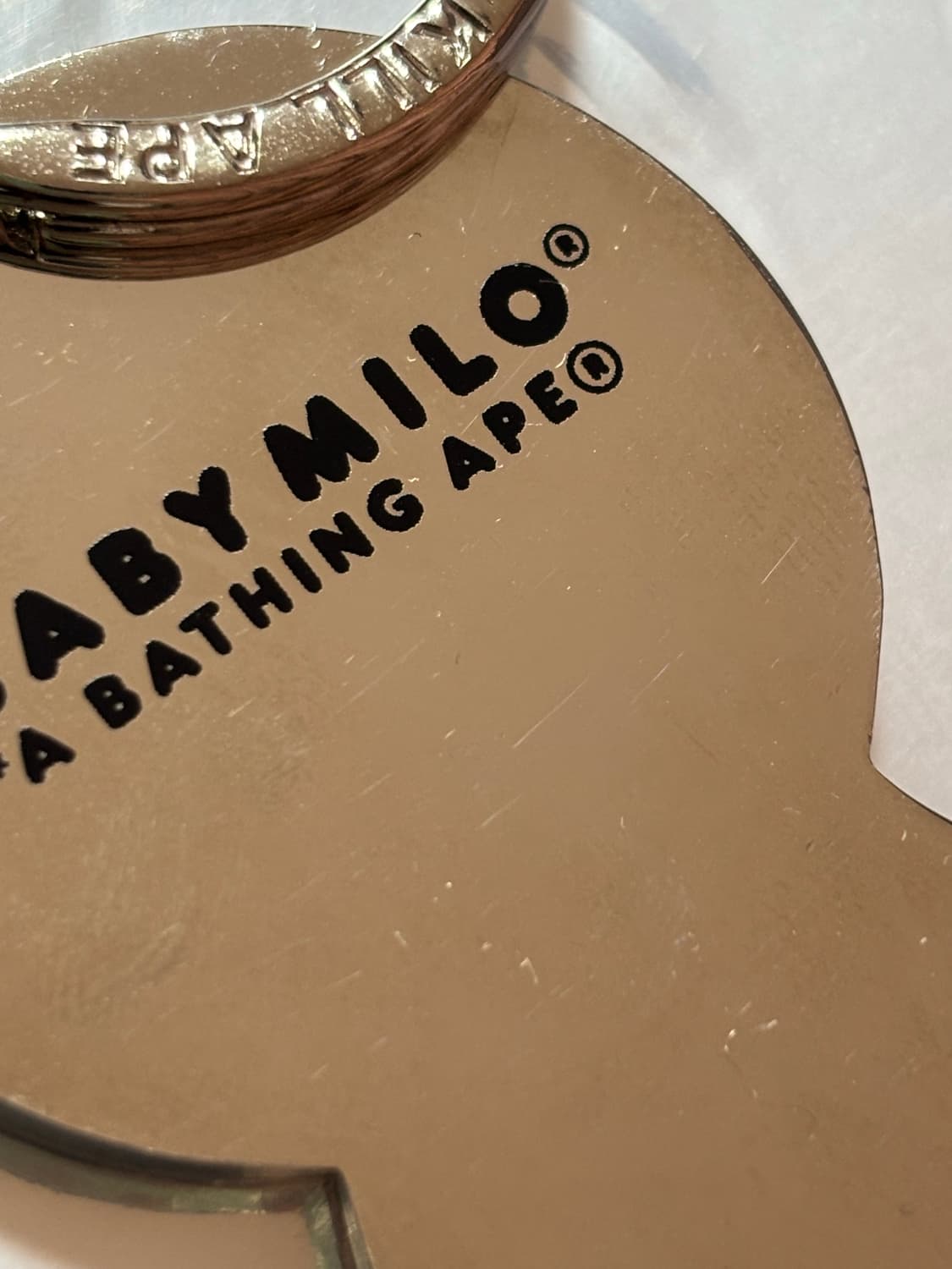 베이프 베이비 마일로 메탈 키체인 브라운 상품이미지3