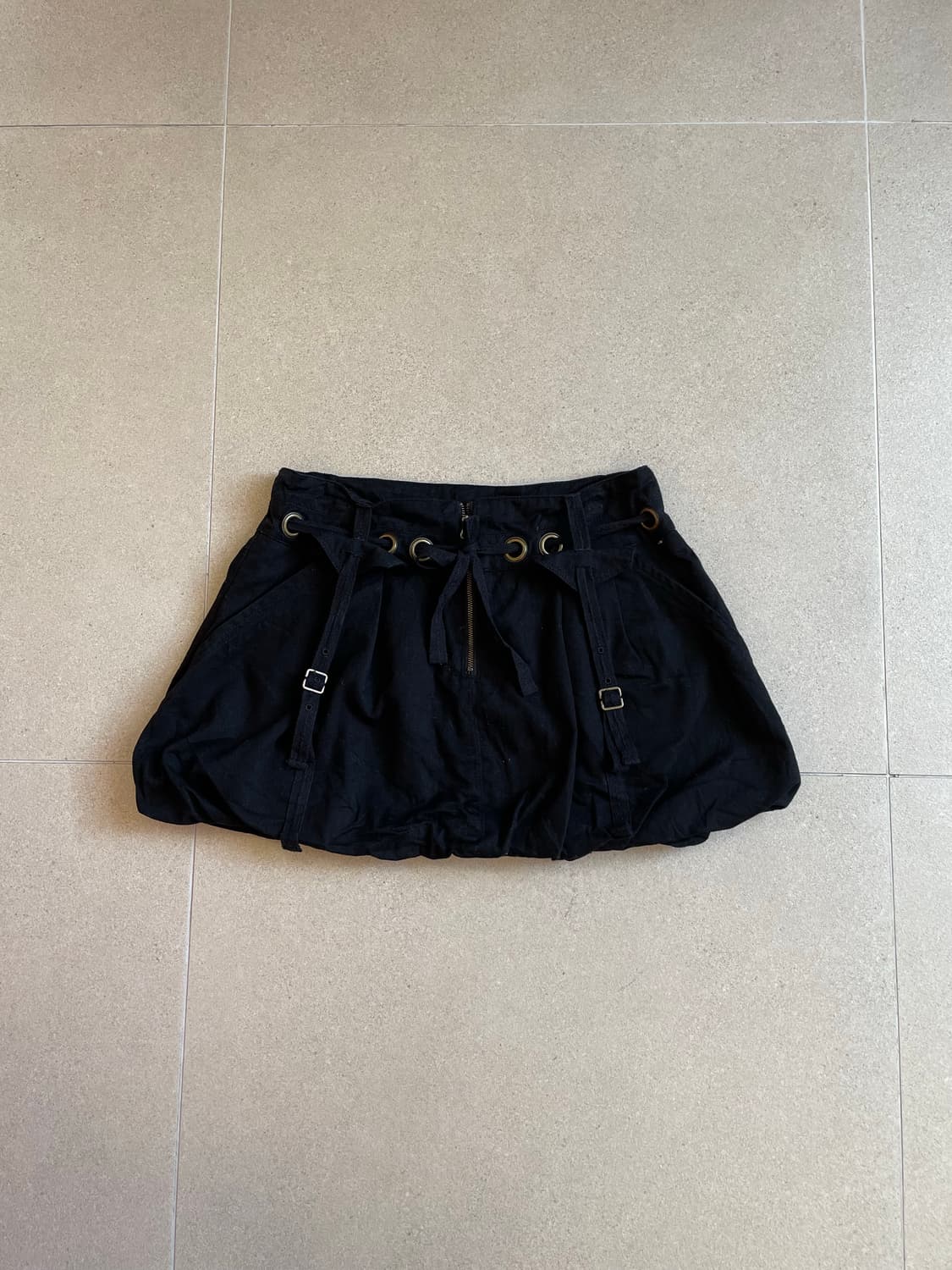블랙 벌룬 벨트 스커트 상품이미지1