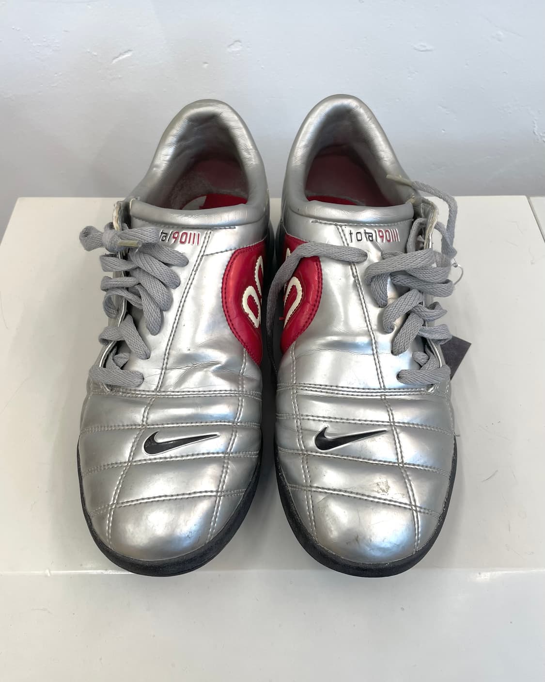 [280] 2004 나이키 토탈 90 메탈릭 실버 풋볼 스니커즈 상품이미지1