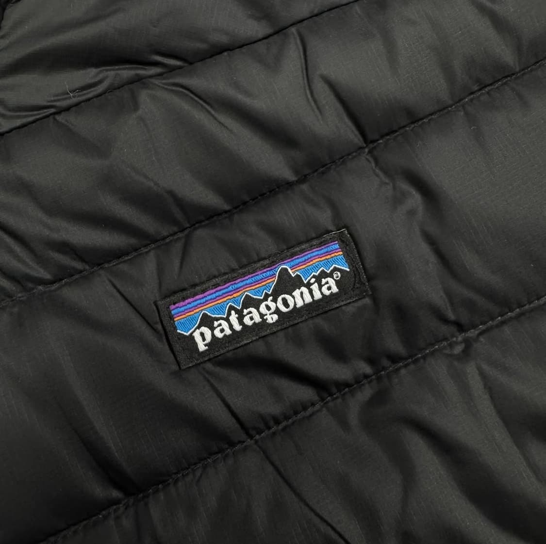 파타고니아 경량패딩 블랙 상품이미지4
