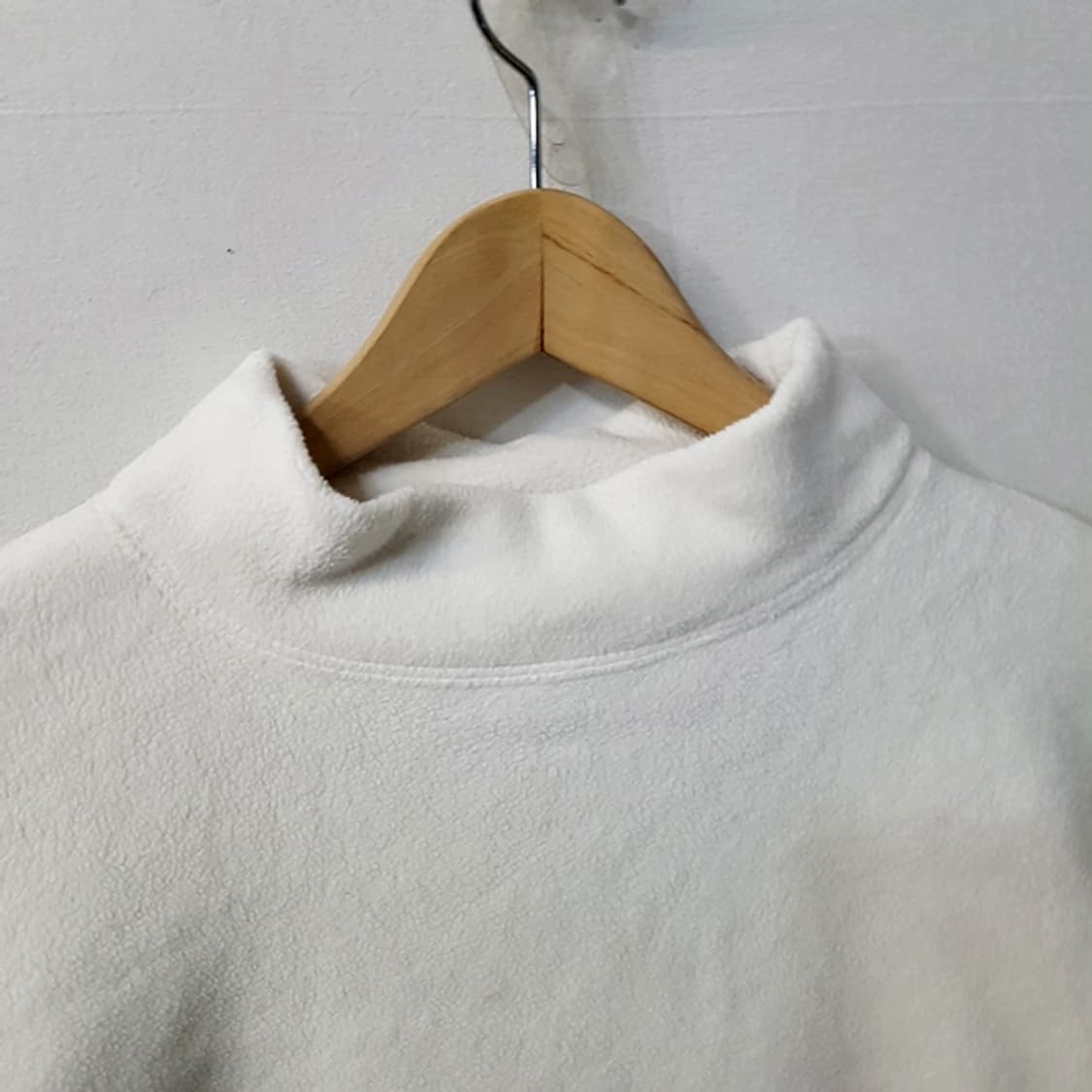 White Mountaineering 유니클로 후리스 티셔츠 아이보리 상품이미지2