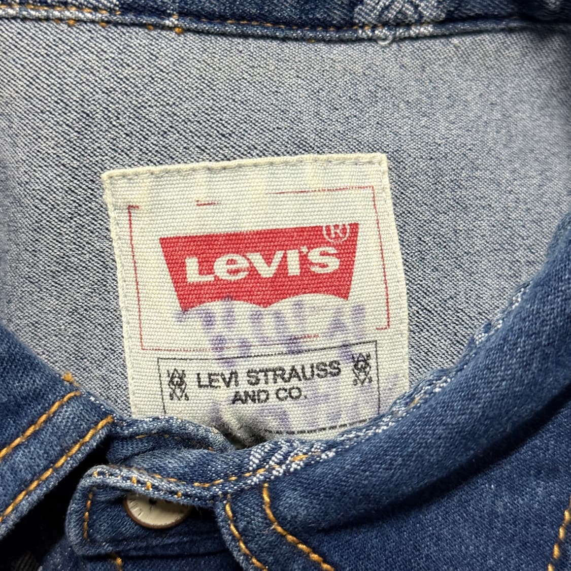 리바이스 오리지널 웨스턴 패턴 디테일 더블포켓 데님 셔츠 상품이미지6