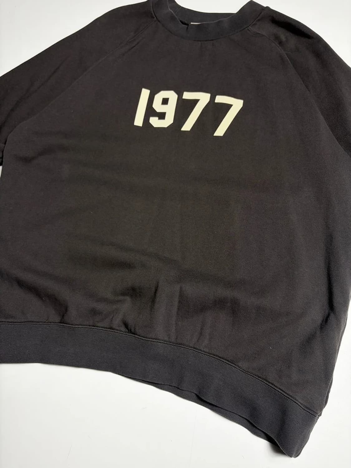 에센셜 피어오브갓 1977 레글런 크루넥 반팔 티셔츠 R1163 상품이미지3