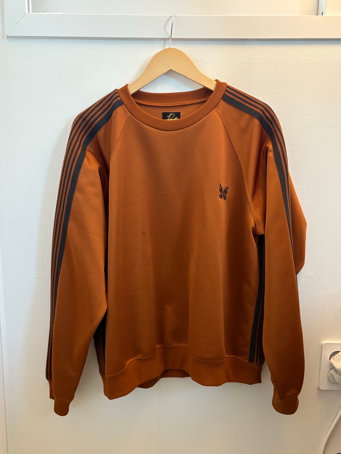 니들스 트랙 맨투맨 M 상품이미지1