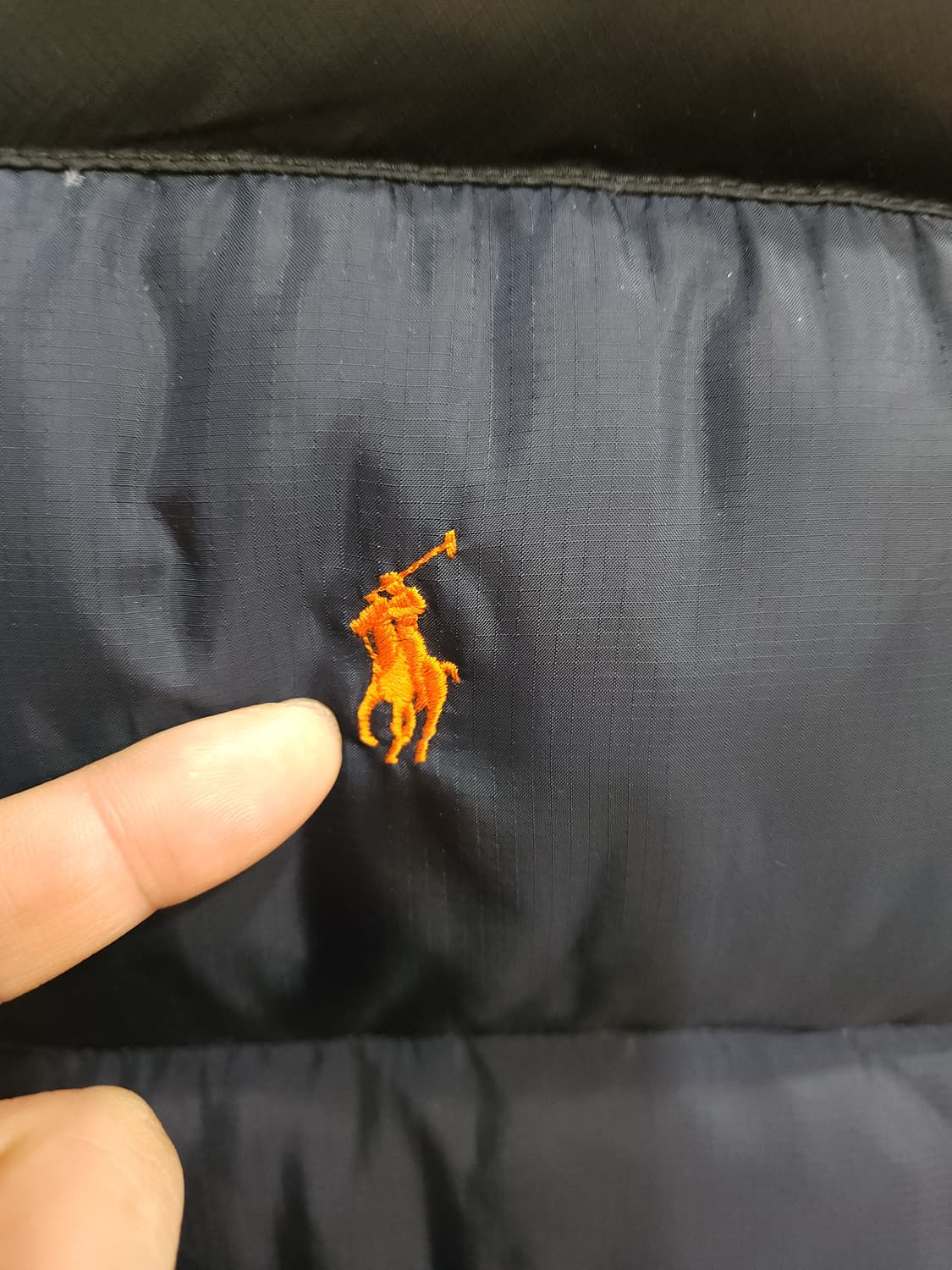 폴로 랄프로렌 배색 오리털 패딩조끼

 상품이미지3