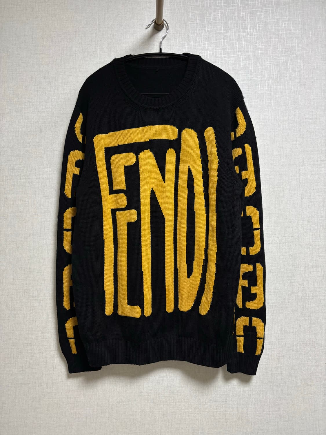FENDI 오버사이즈 로고 니트 스웨터 상품이미지1