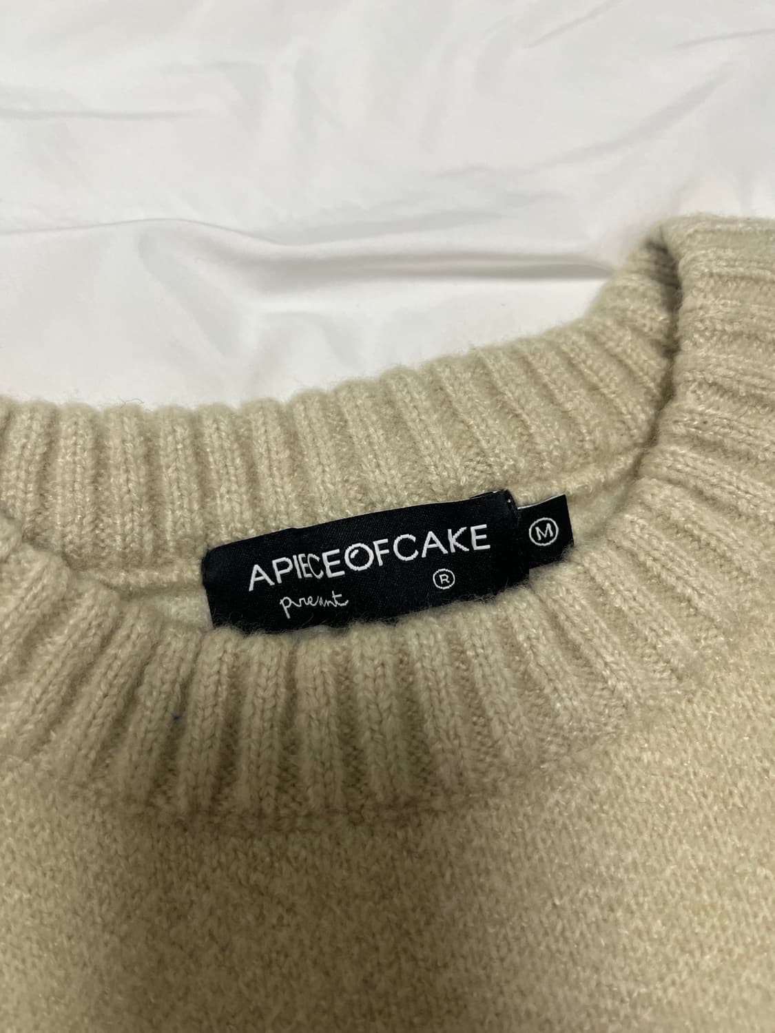 [어피스오브케이크] 곰돌이 니트 M 베이지 상품이미지2