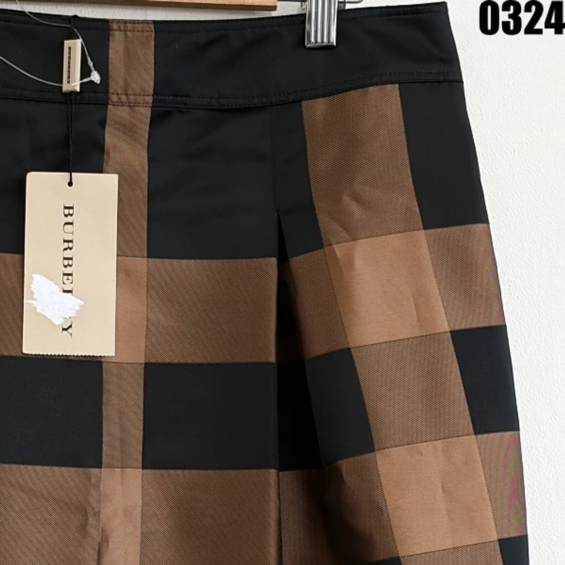 버버리 런던 체크 패턴 스커트 0324 백회점택 상품이미지2