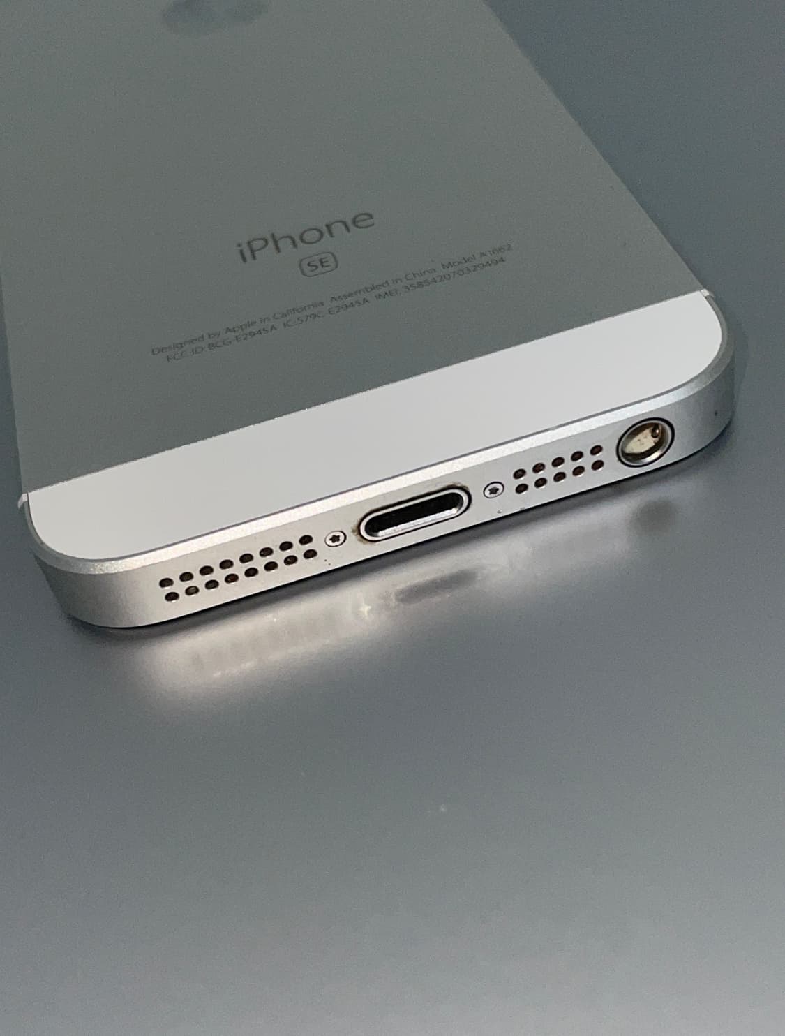 아이폰 SE 실버 128GB 상품이미지3