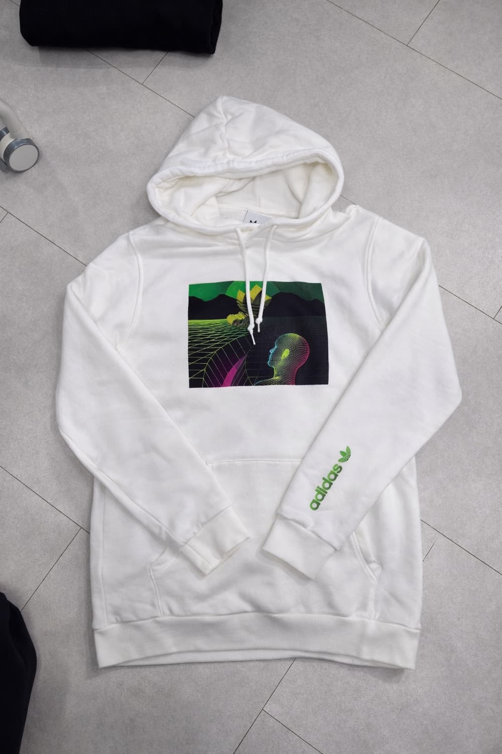 아디다스 오리지널스 3D그래픽 후드티 / 화이트 / 2XL / 상태굿! 상품이미지3