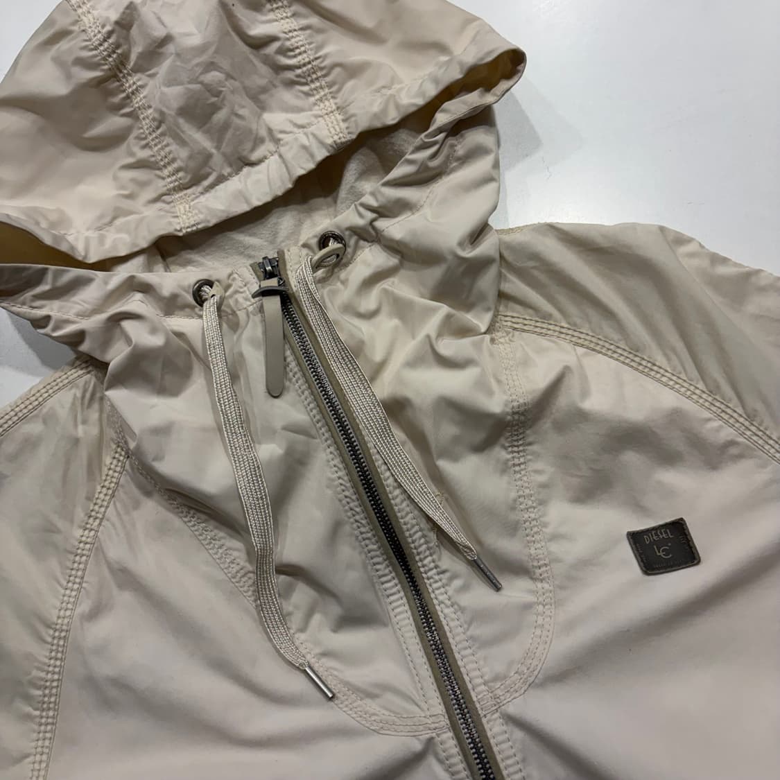 [M] DIESEL 디젤 아이보리색 셔링 수입택 후드 바람막이 D189 상품이미지3