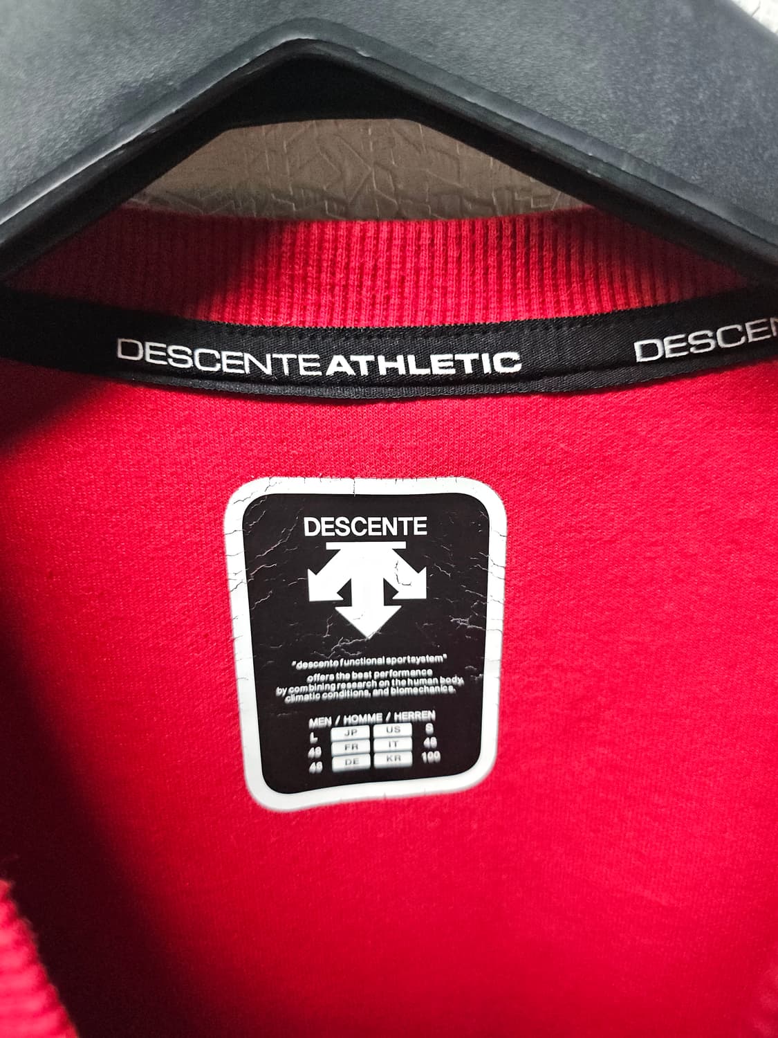 데상트 빨간색 맨투맨 티셔츠 100 상품이미지3