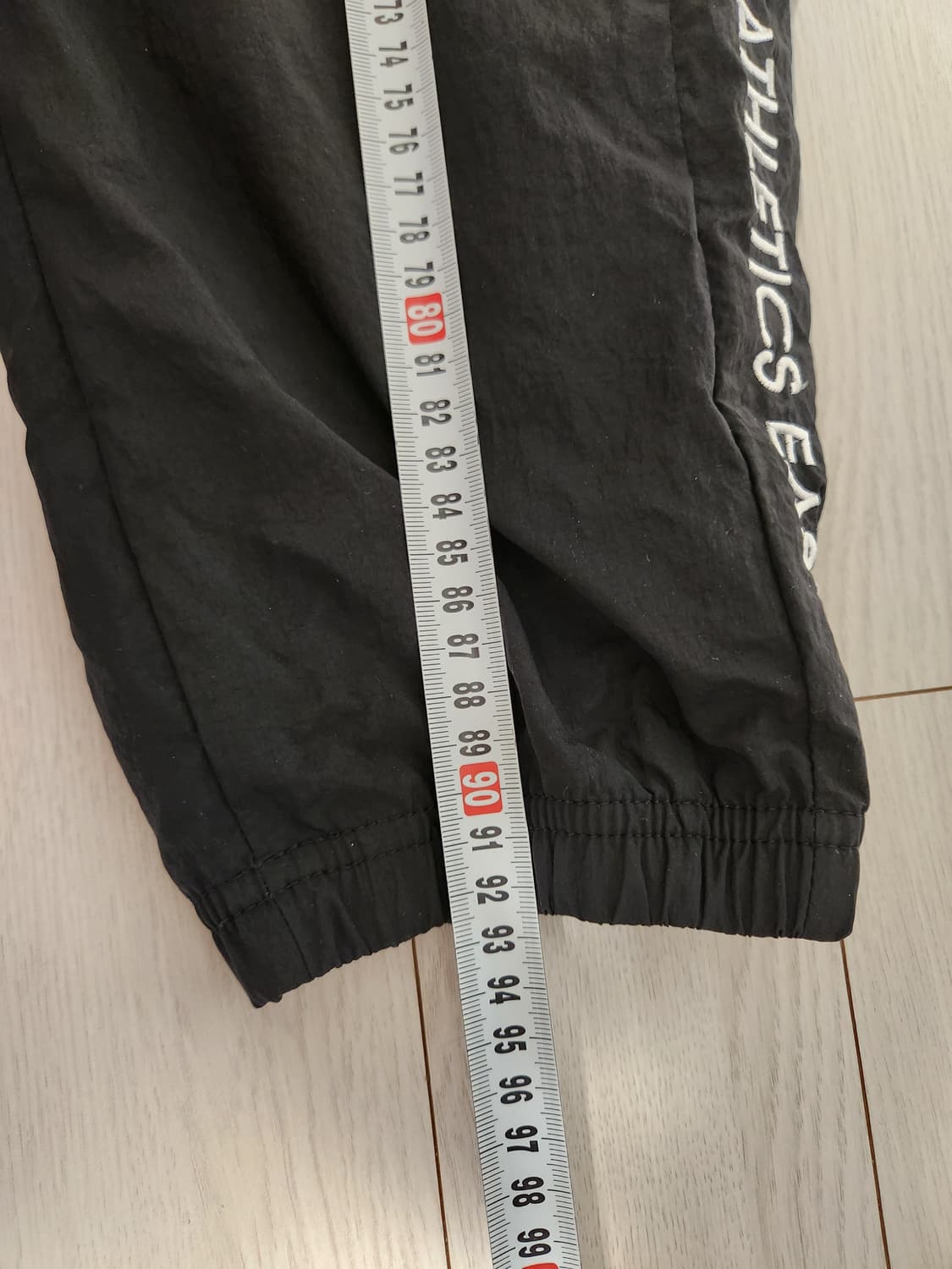 나이키 애슬레틱스 우븐 후드집업 바람막이 세트 사이즈95 m

여러 중고 상품이미지6