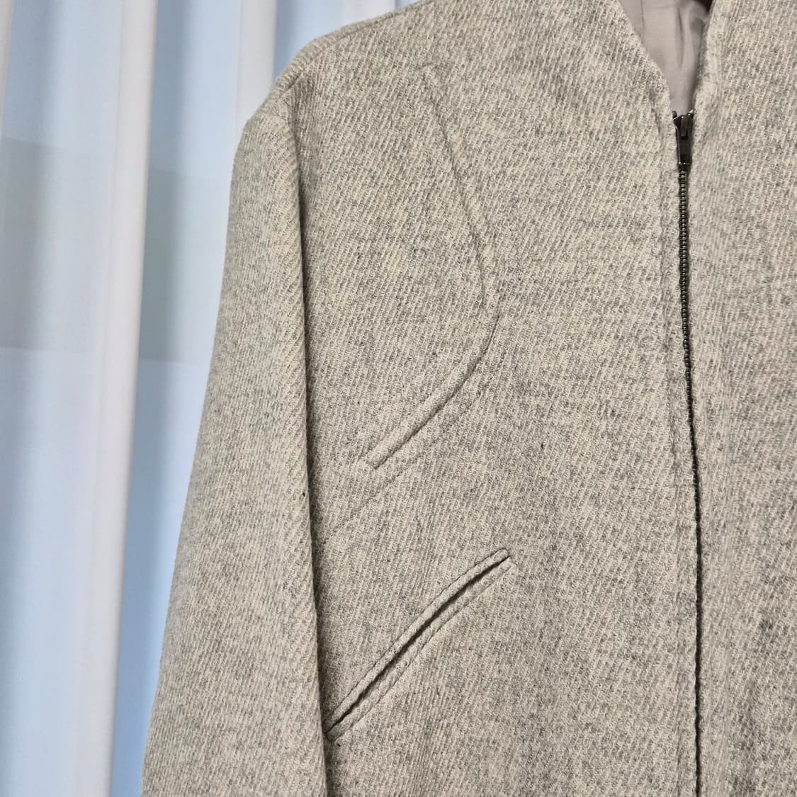 쿠어 COOR 울 트윌 숄카라 바시티 자켓 L(멜란지크림) 상품이미지2