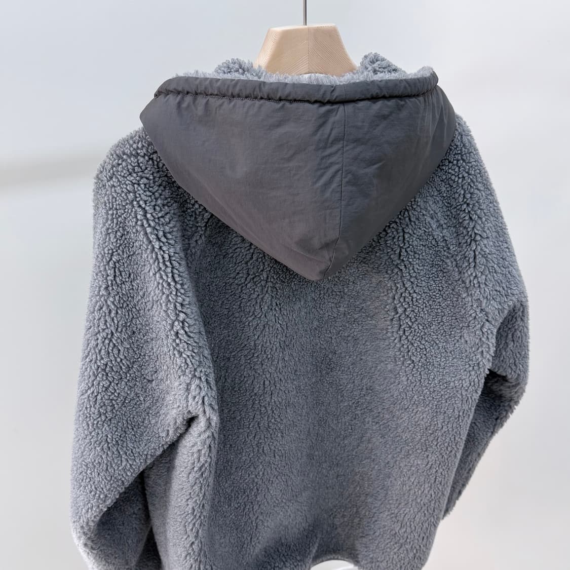 [S+급/52] 펜디 시어링 후리스 후드 자켓 그레이 상품이미지6