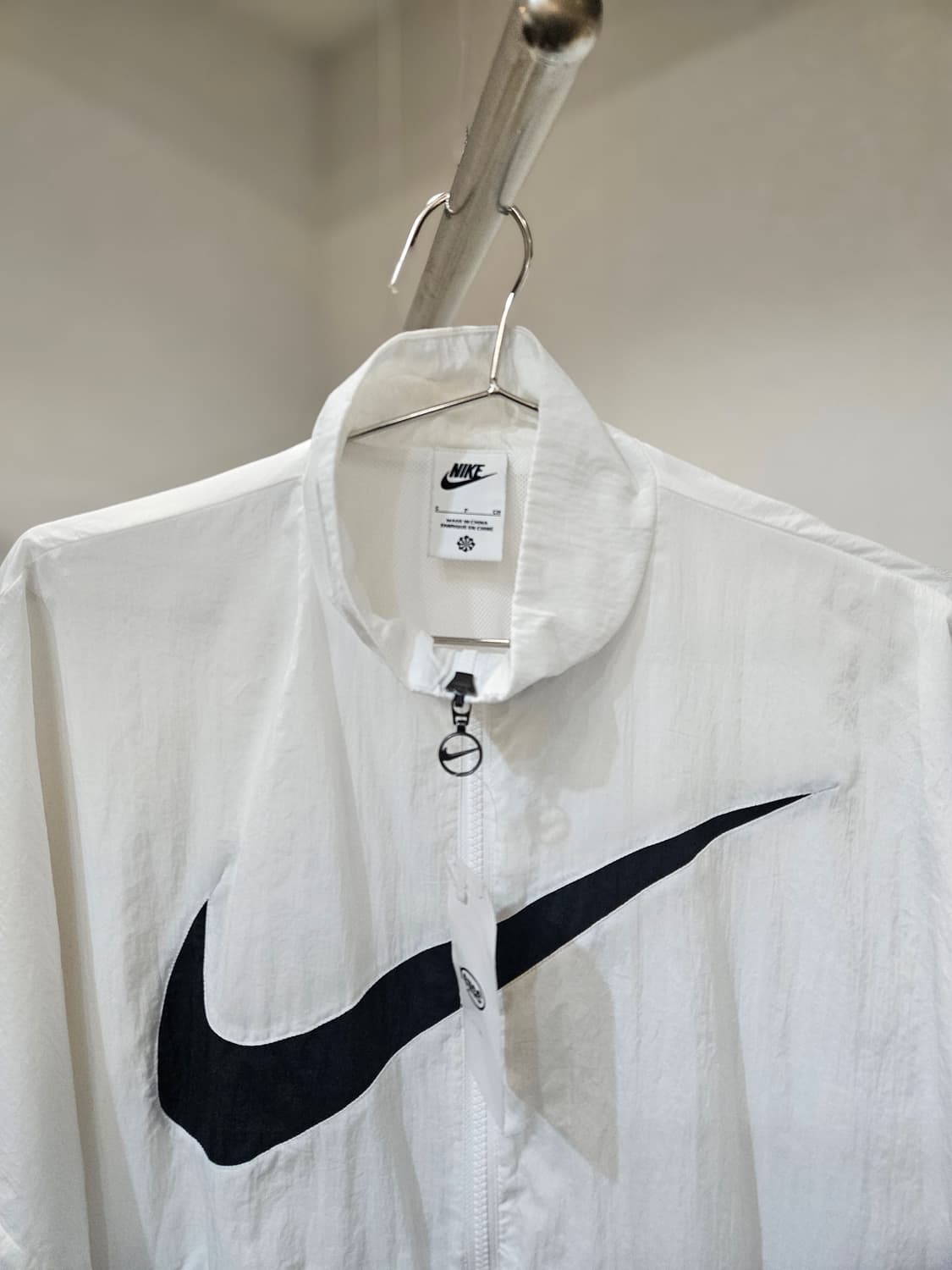 나이키 스우시 바람막이 상품이미지3