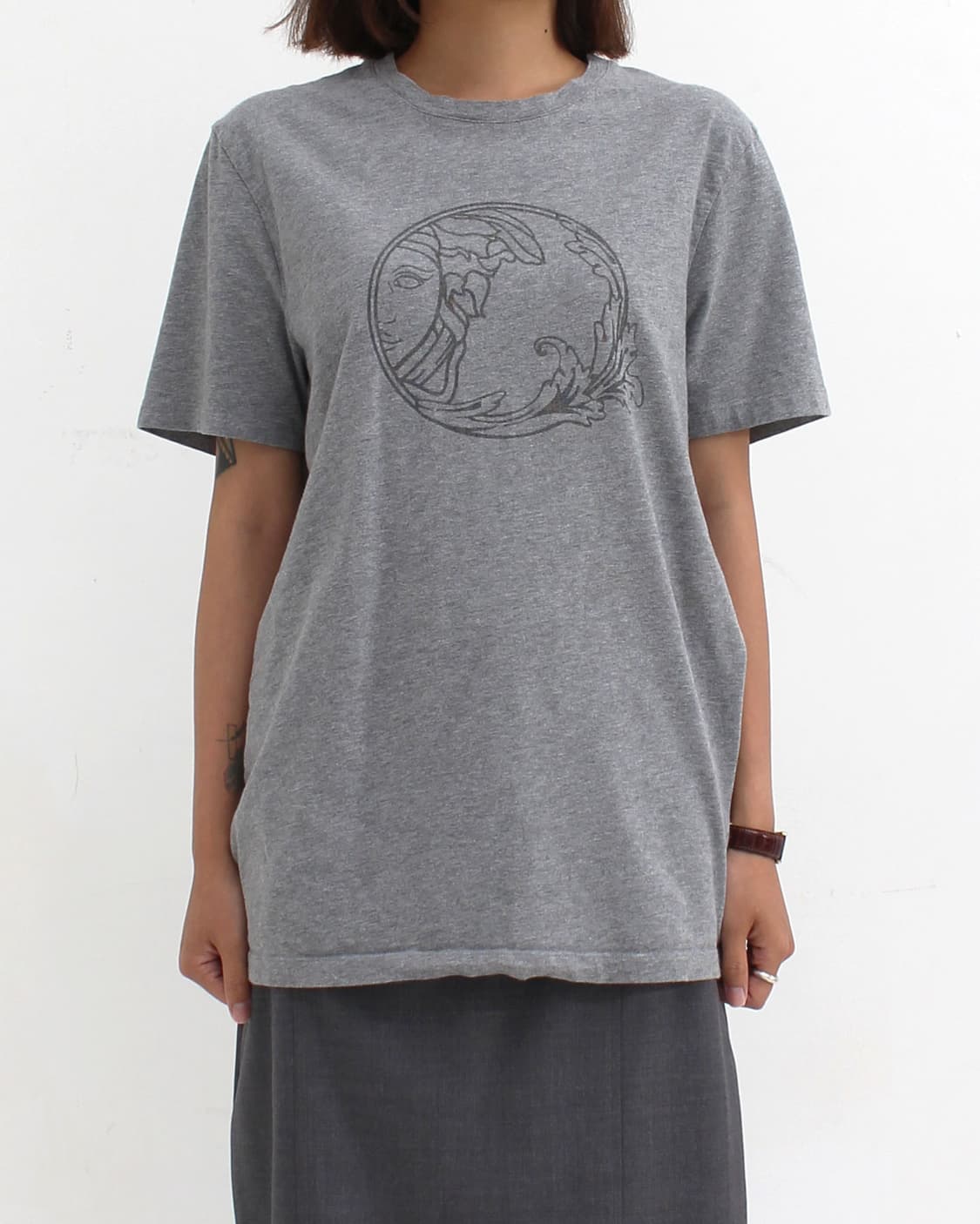 베르사체 컬렉션그레이 오버핏 티셔츠 상품이미지2