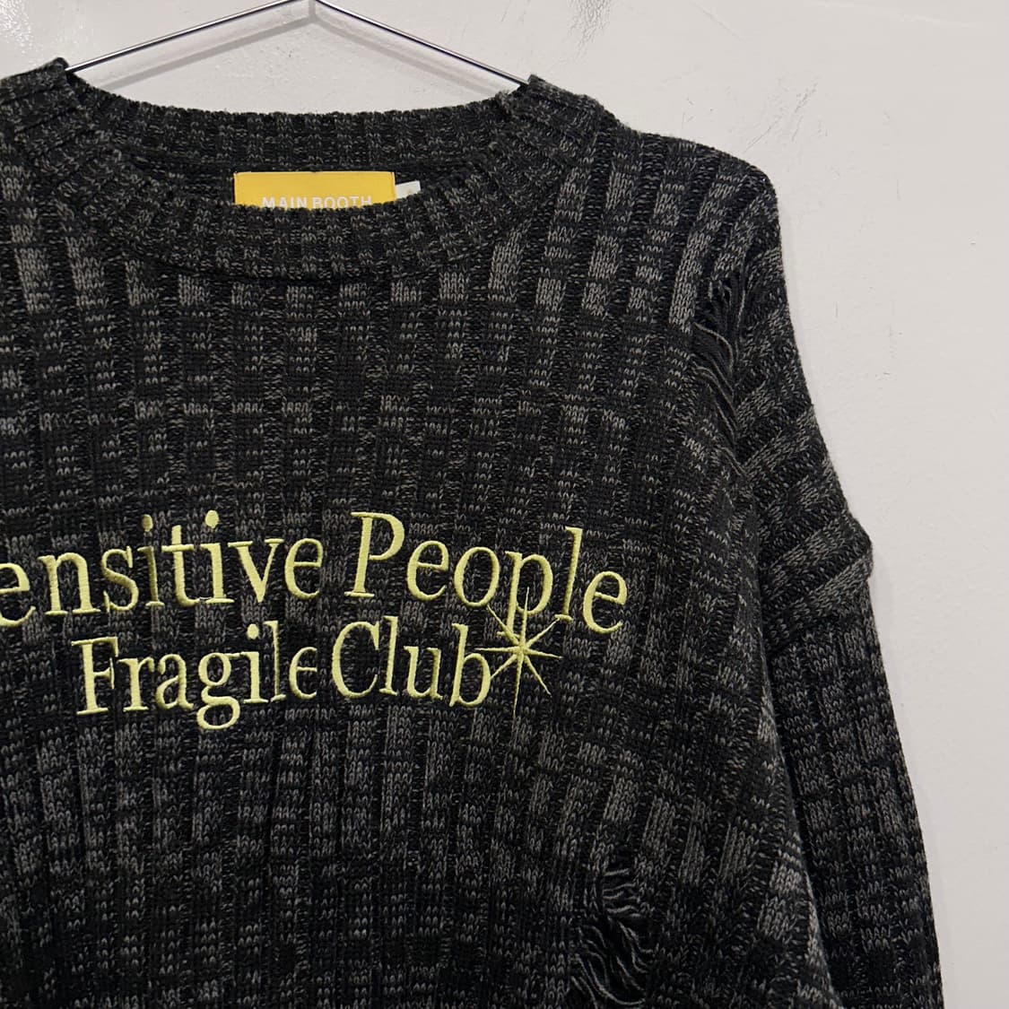 메인부스 투톤 빅로고 그런지 데미지 니트 상품이미지1