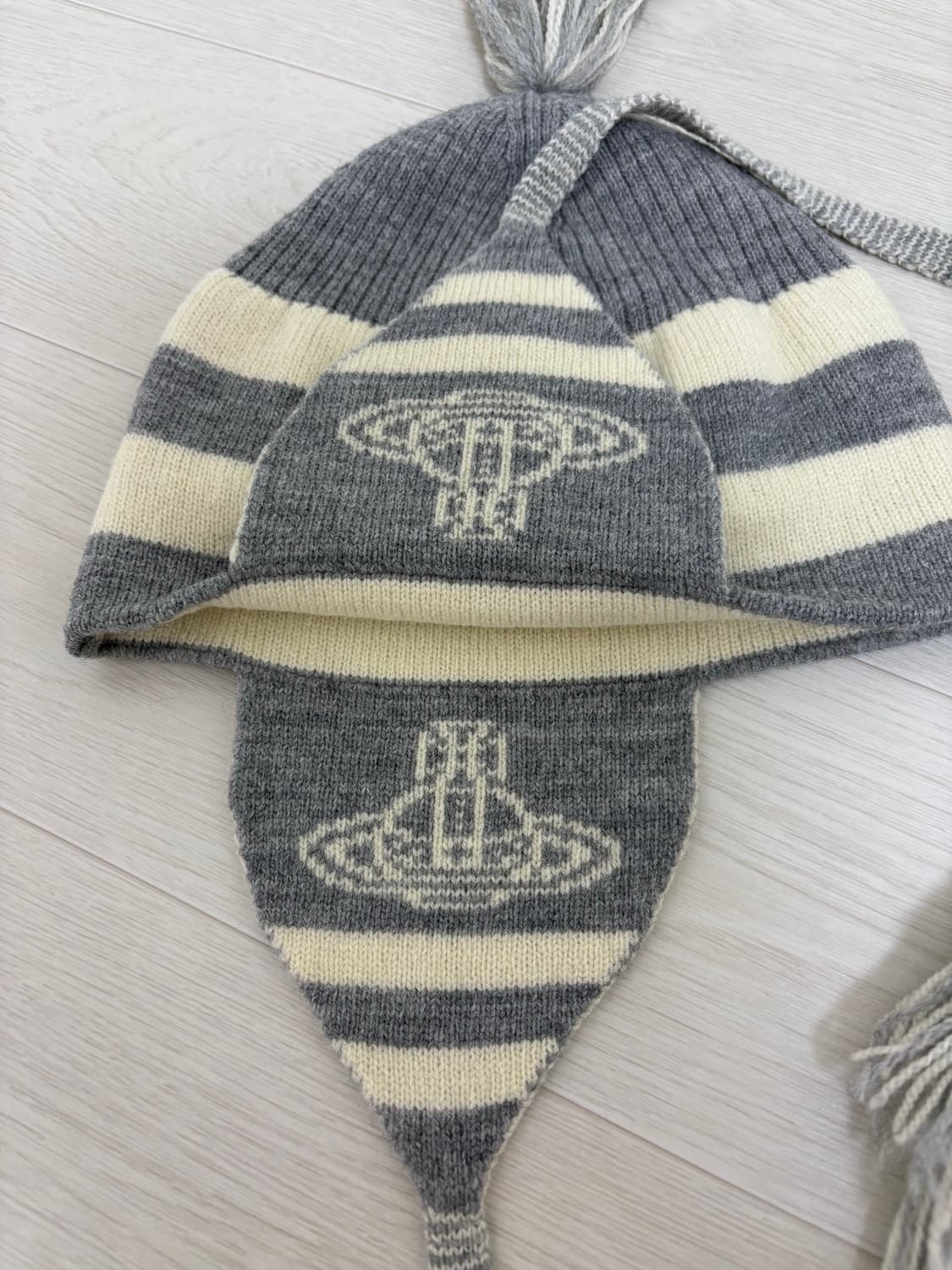 비비안웨스트우드 이어플랩 비니 상품이미지4