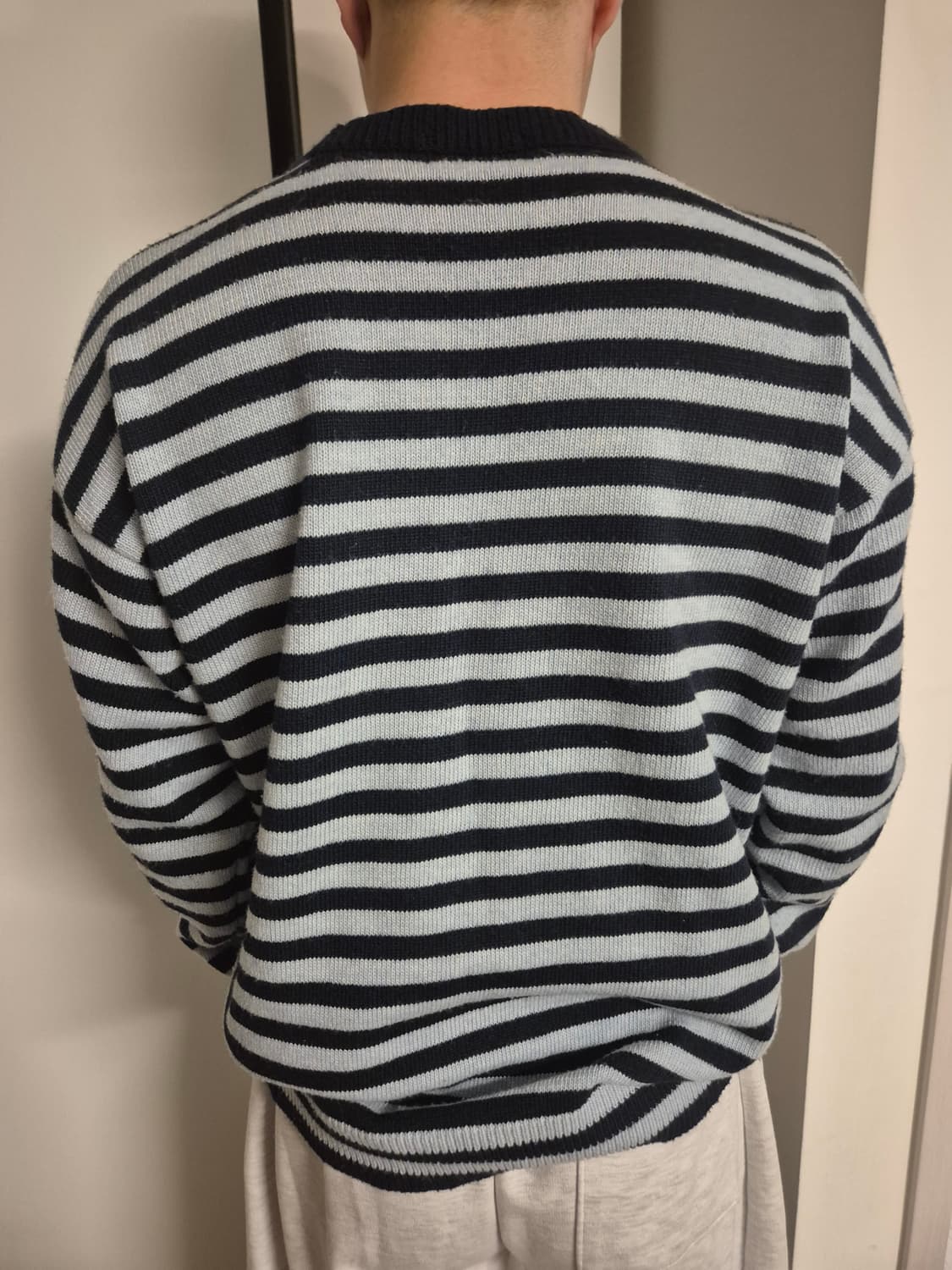 메종키츠네 네이비소라 스트라이프 단가라 니트 상품이미지3