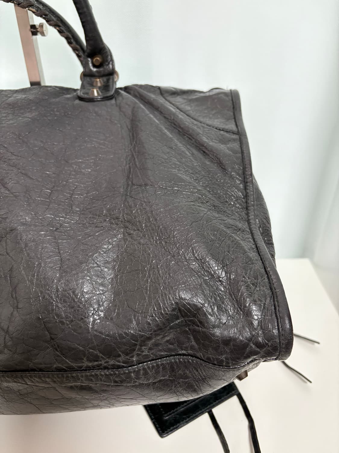 발렌시아가 워크 모터백 블랙 라지 상품이미지5