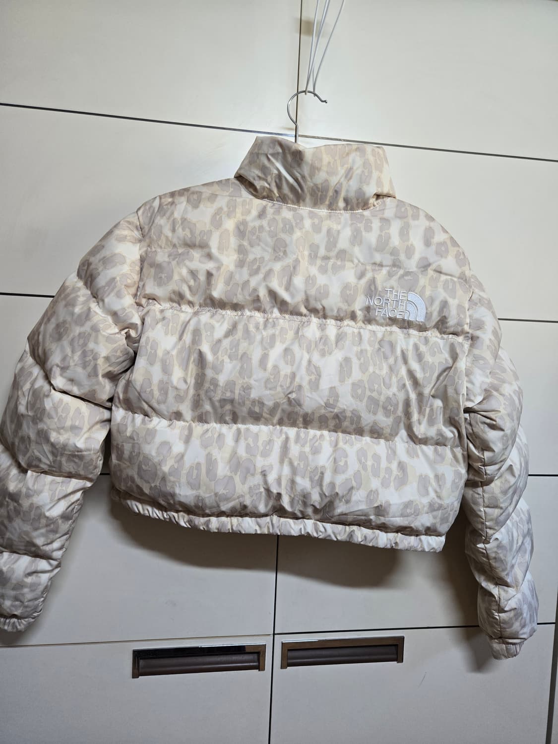 노스페이스 레오파드 프린트 눕시 숏패딩(해외판) 상품이미지5
