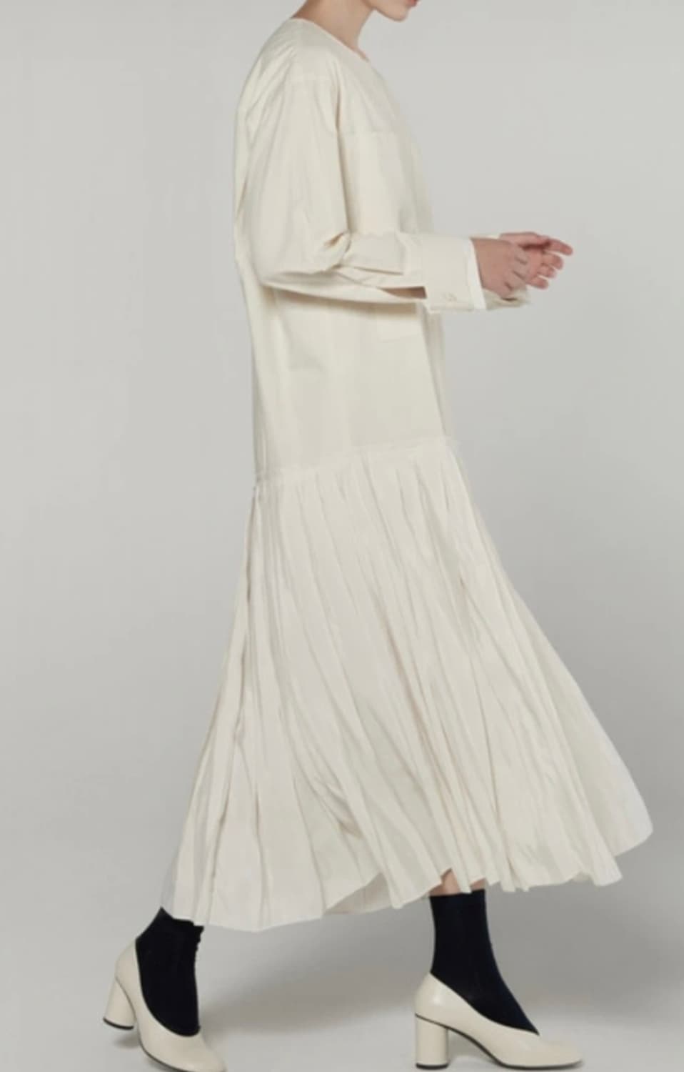 새상품)비뮤즈맨션 플리츠 원피스  상품이미지1