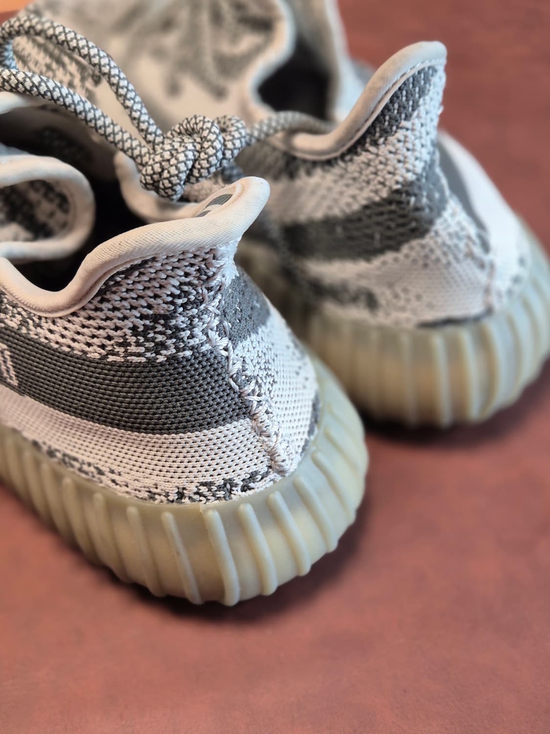 새상품 255 이지부스트350v2 카키화이트 상품이미지4