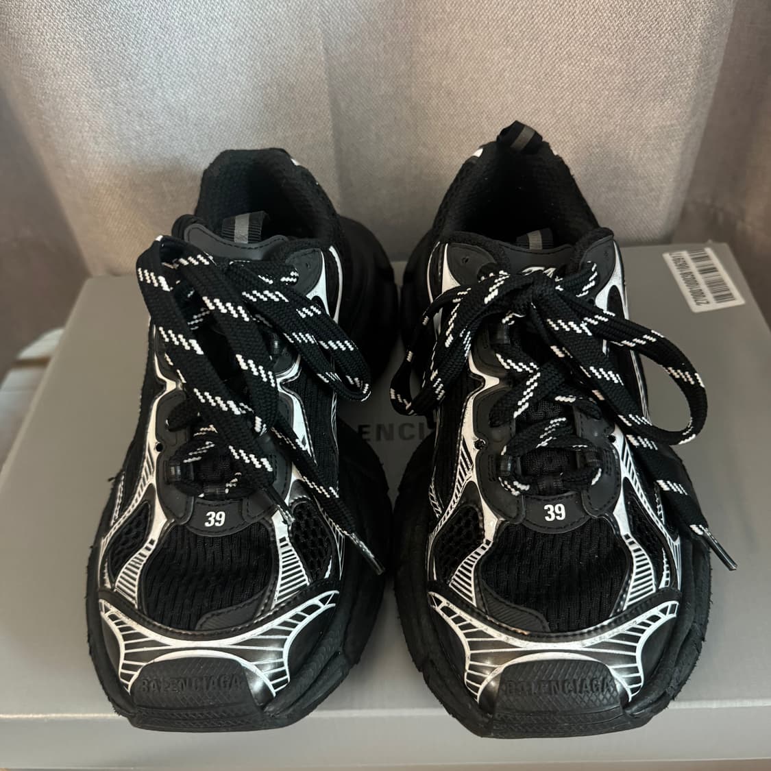 발렌시아가 3XL 블랙 39 사이즈 판매 상품이미지2