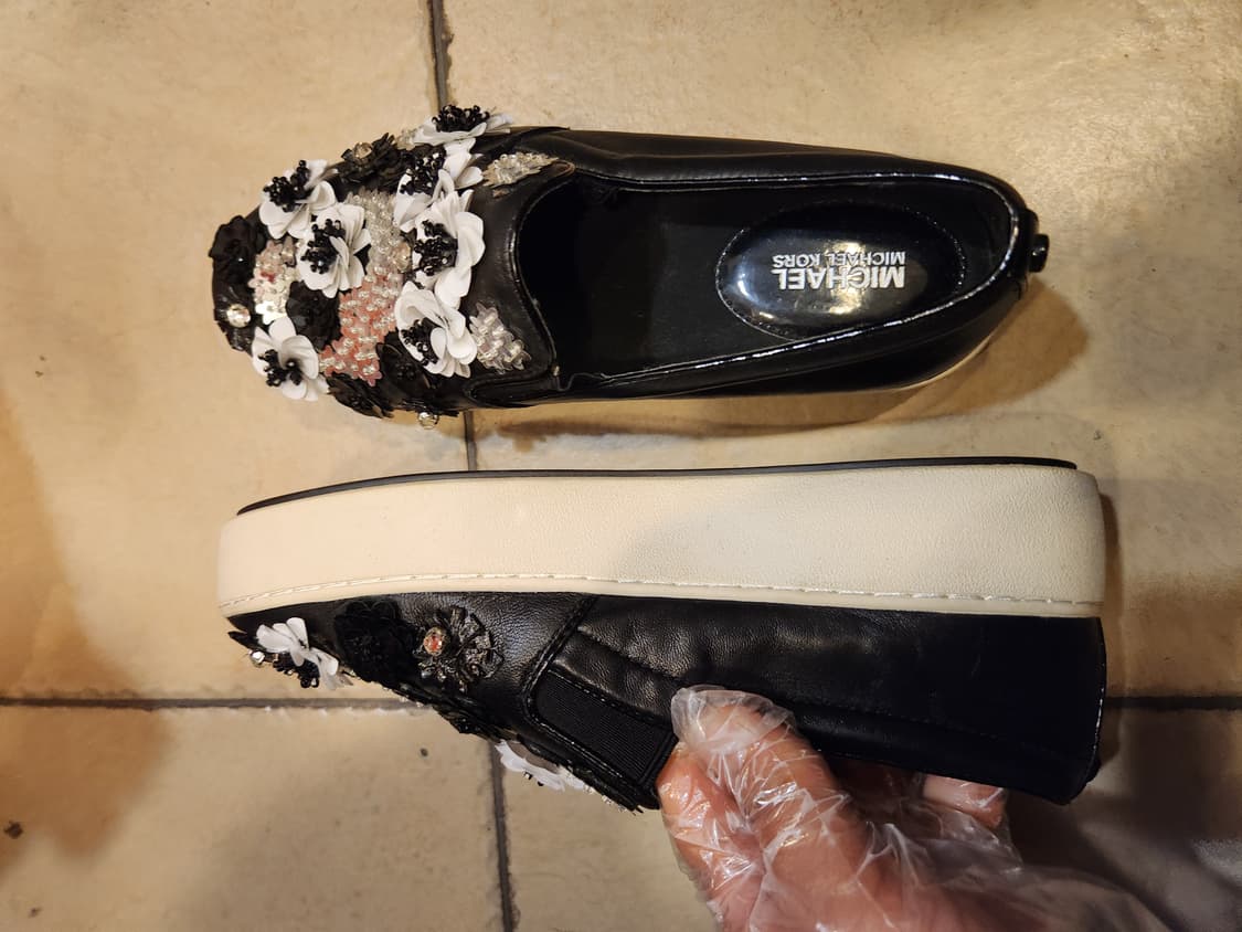 마이클코어스 블랙 플라워 슬립온 상품이미지5