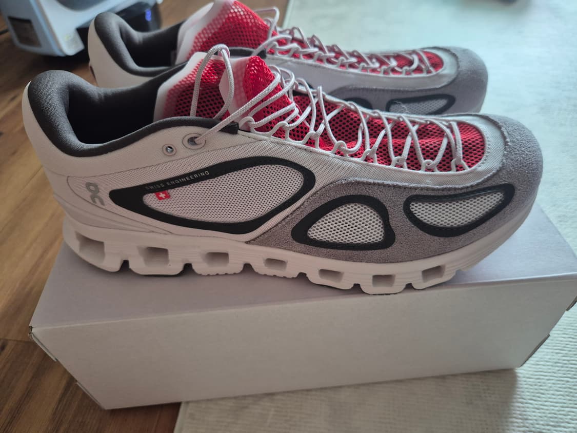 On 클라우드 X FKA Lily 275mm 새 상품입니다! 상품이미지1