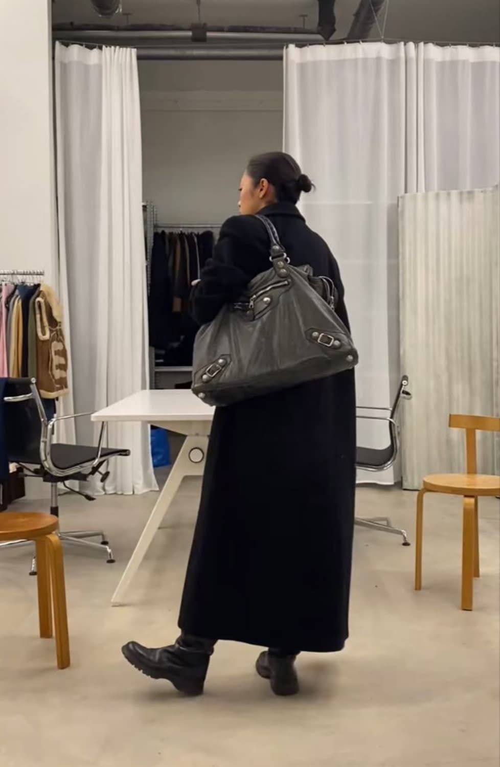 [A 정품] 발렌시아가 시티 모터백 위켄더 브라운 상품이미지10