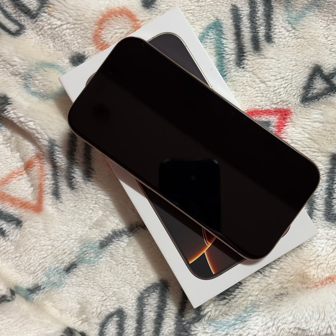 아이폰16pro 256GB 데저트티타늄 상품이미지2