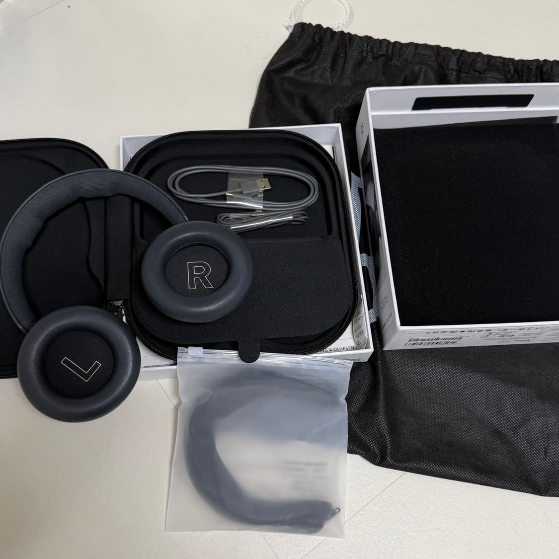 뱅앤올룹슨 베오플레이 HX 헤드폰 상품이미지4