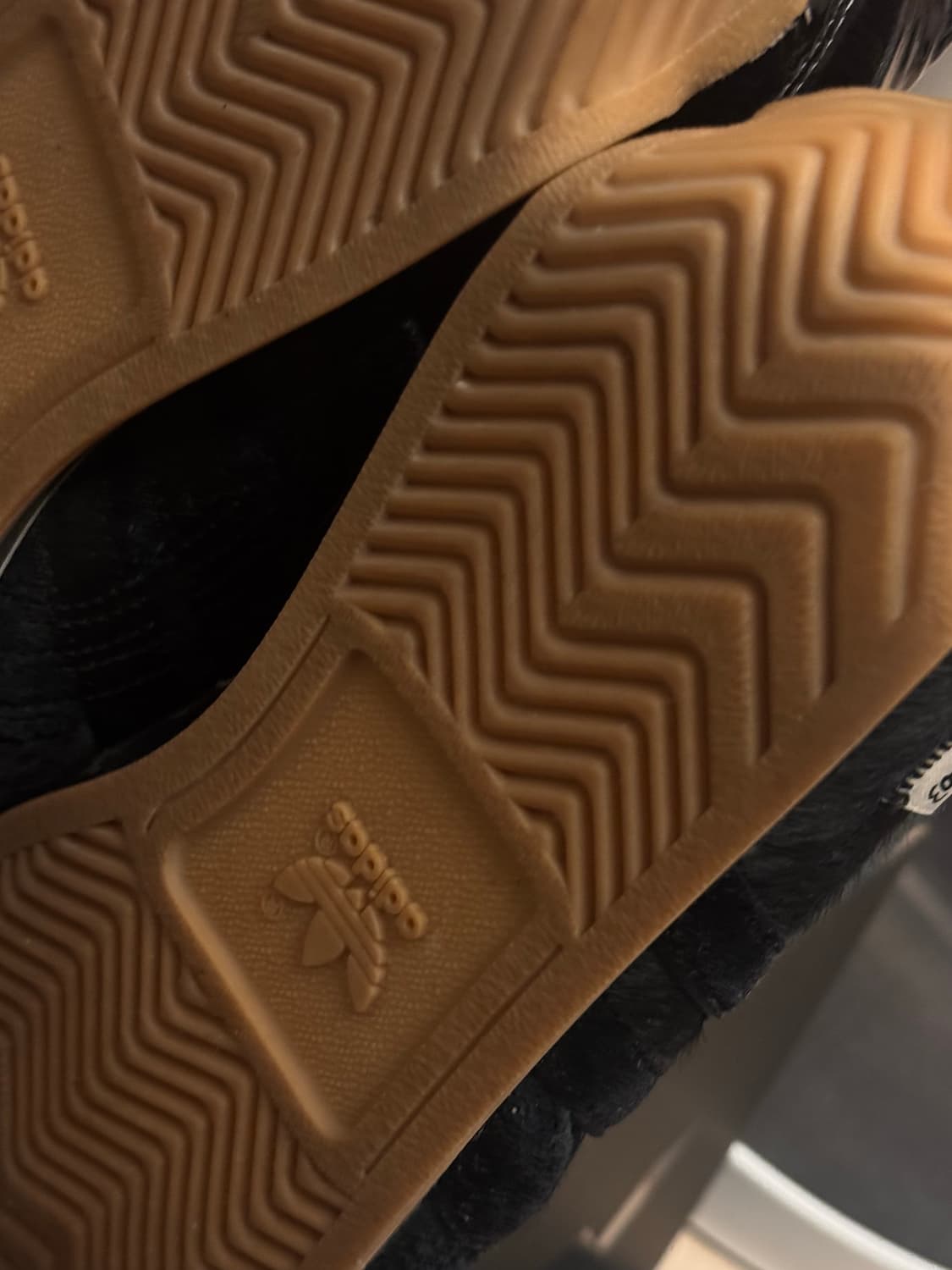 송포더뮤트X아디다스 컨트리 OG 상품이미지3