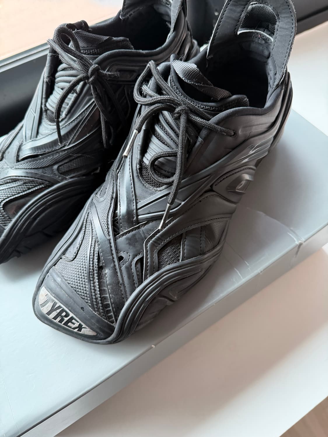 발렌시아가 타이렉스 블랙 상품이미지4