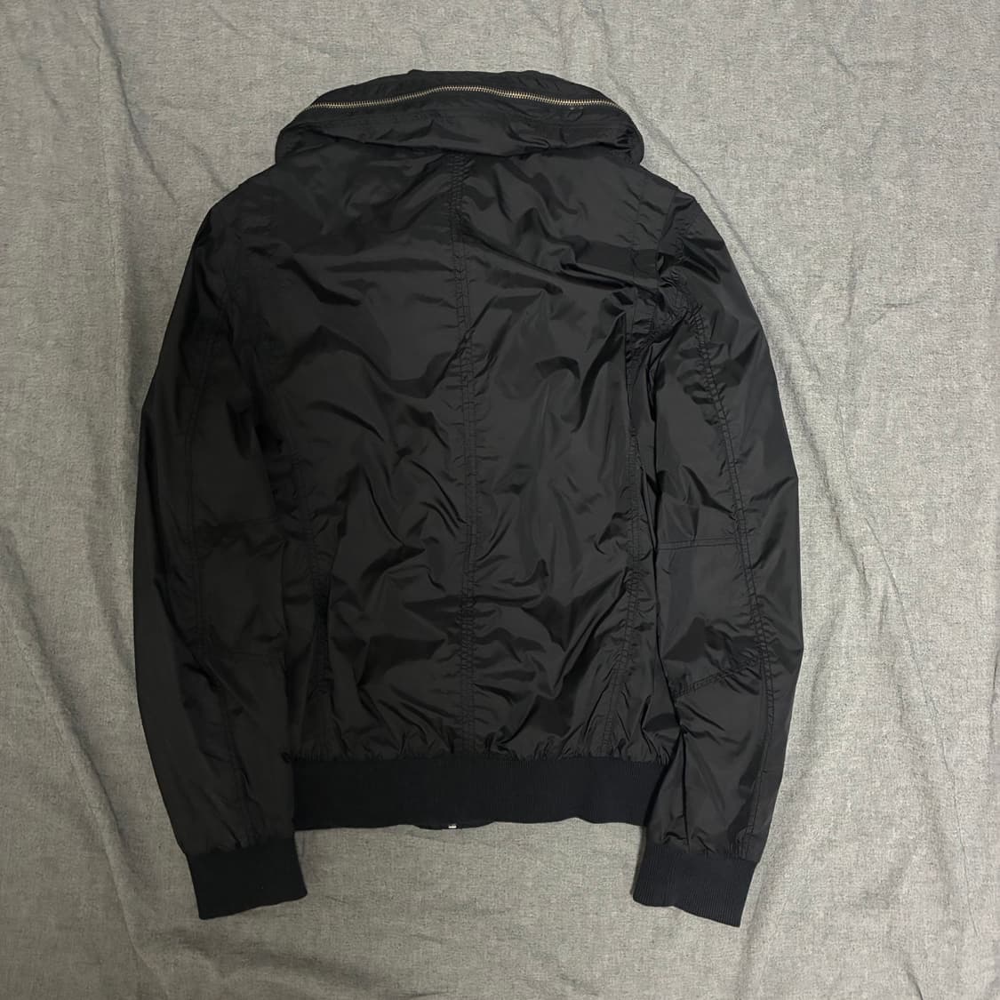 블랙 하이넥 지퍼 자켓 상품이미지5