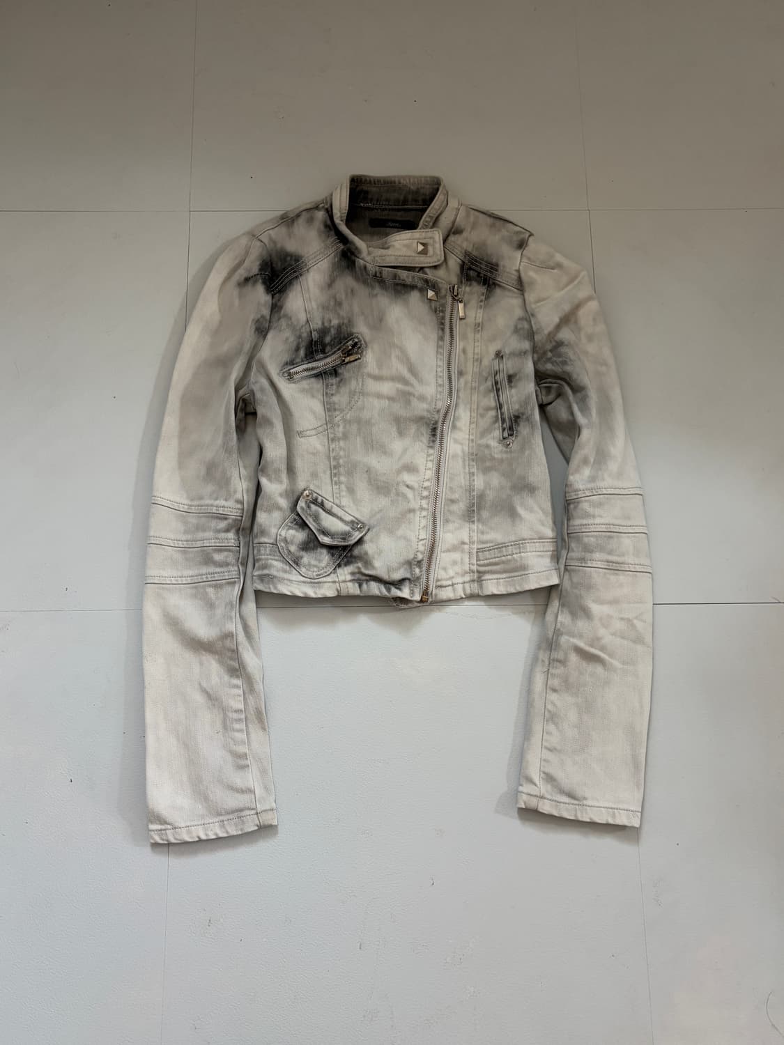 • Light Gray Tie Dye Crop Neck Buckle Ja 상품이미지1