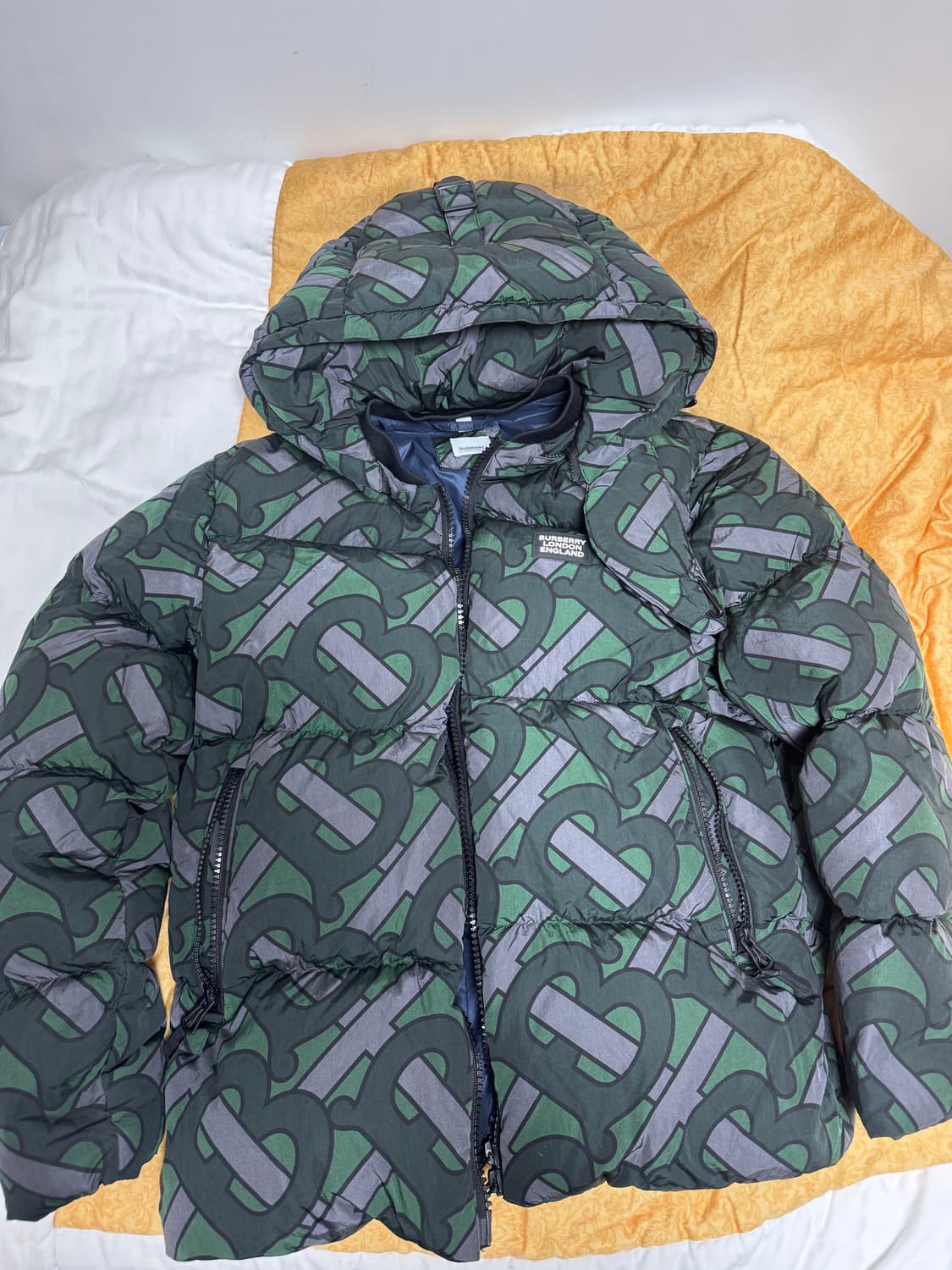 정품 버버리 모노그램 패딩 점퍼 자켓 상품이미지2