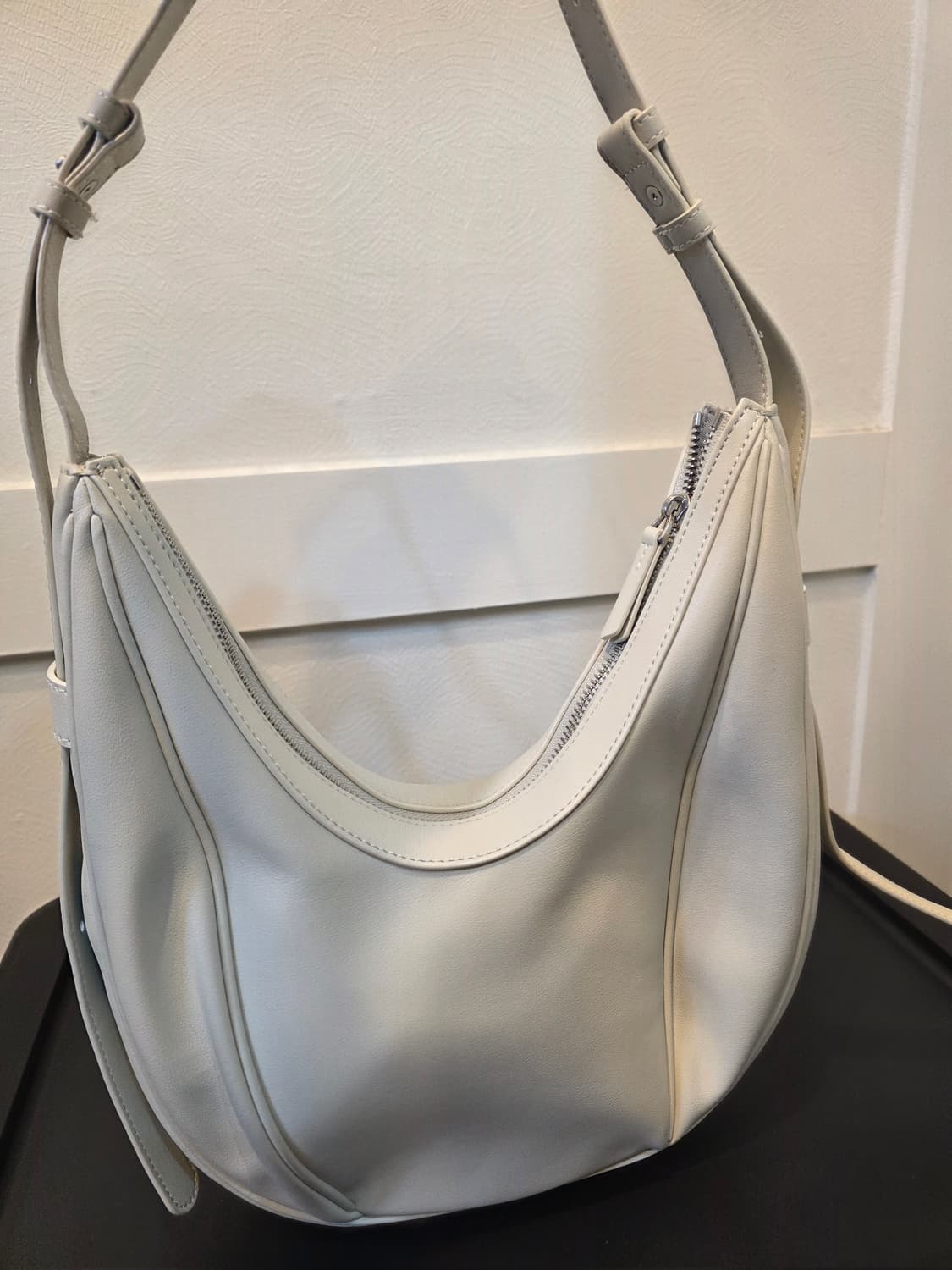 폴뉴아 오벌백 플레인레더 호보백 상품이미지6